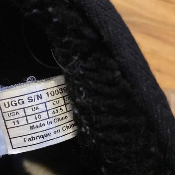 Ugg Classic Mini Deco Boot leather sz 11, EU 44.5  shearling great pre owned - Picture 7 of 9